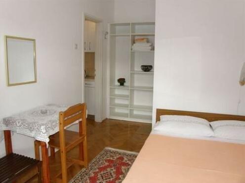 Apartments Lucija Stari Grad - Photo4