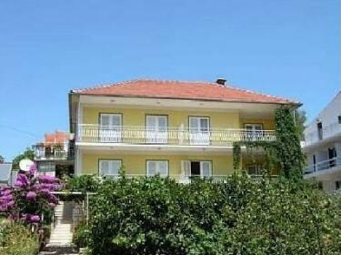 Apartments Lucija Stari Grad