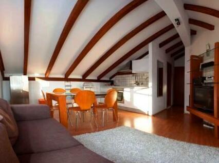 Jees Exclusive Apartments - Photo4