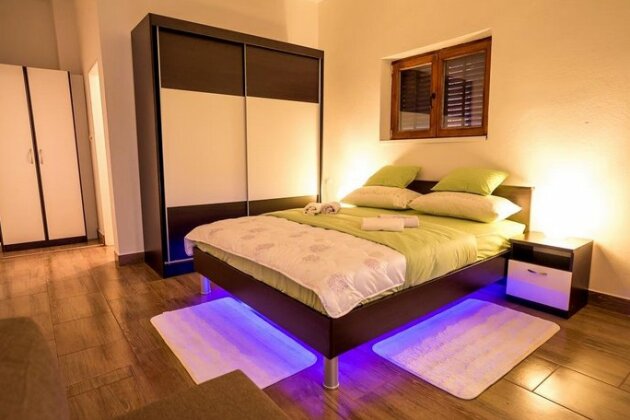 Apartments and Rooms Mare-Monti - Photo3