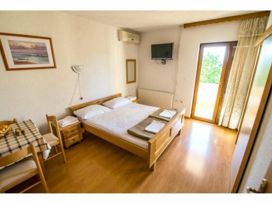 Apartments Kika Starigrad - Photo4