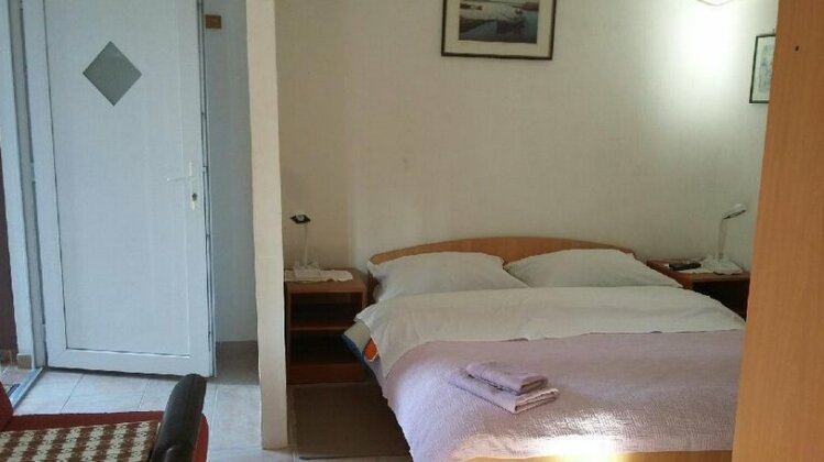 Apartments Lana Starigrad - Photo5