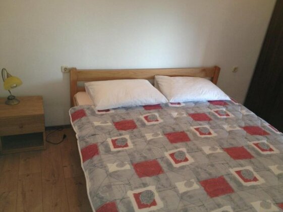  Photo 4