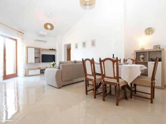 Apartment Lorena1611 - Photo2