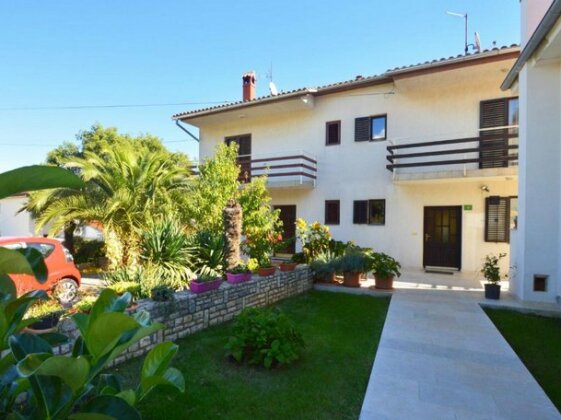 Mirela - Three Bedroom - Photo2