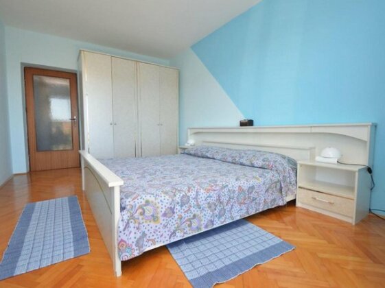 Mirela - Three Bedroom - Photo3