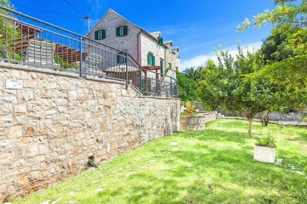 Villa Bonaca Bol - Photo2
