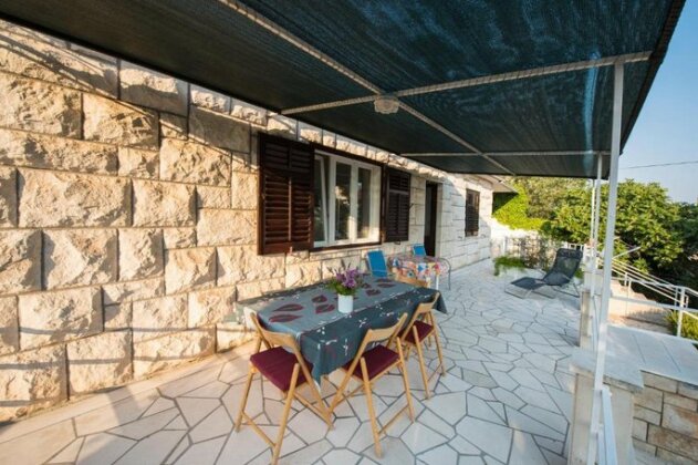 Apartman Dado Supetar - Photo3