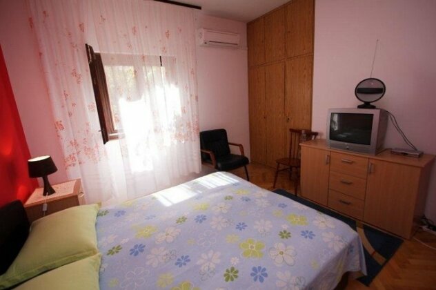 Apartments Spacious Summer House - Photo5