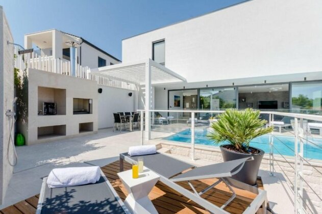 Luxury Villa Vitae - Photo4