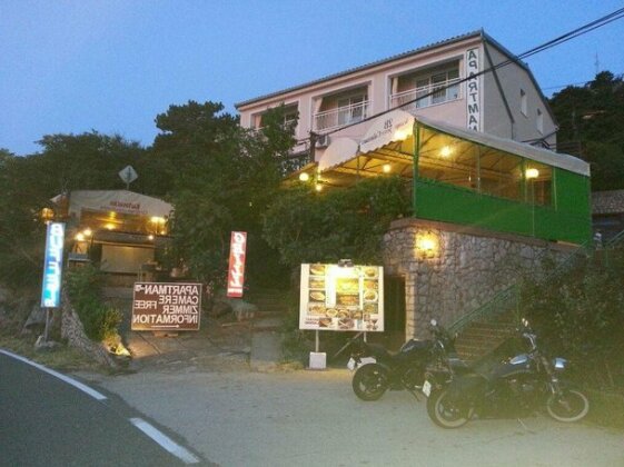 Apartments Buffet 2B