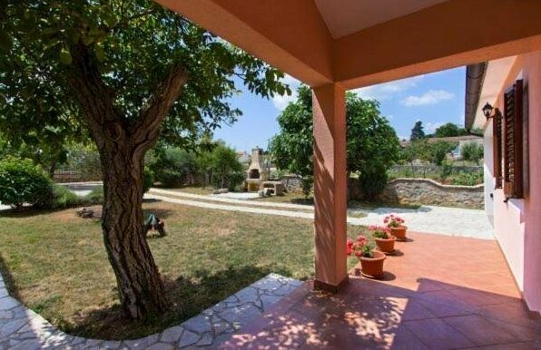 Holiday Home Dorina - Photo4