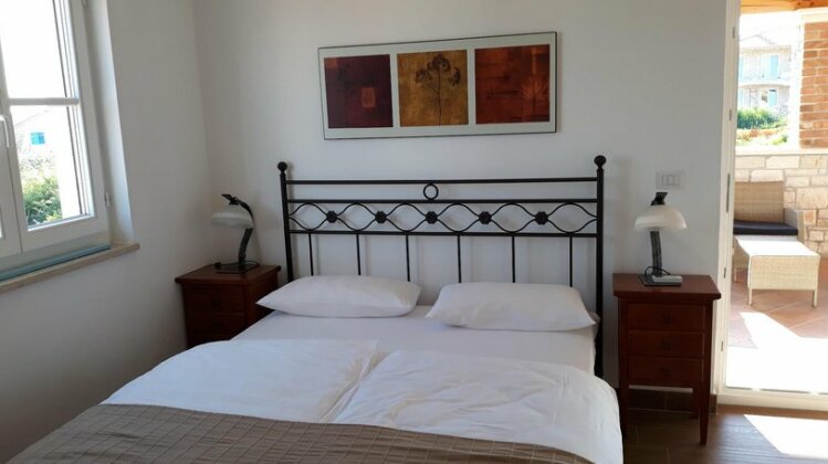 Villa Pomegrana sleeps 10 own pool A/C wifi - Photo3