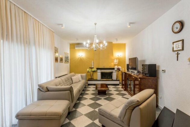Villa Ivona Trilj - Photo2