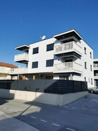 Apartment Misic Trogir - Photo3