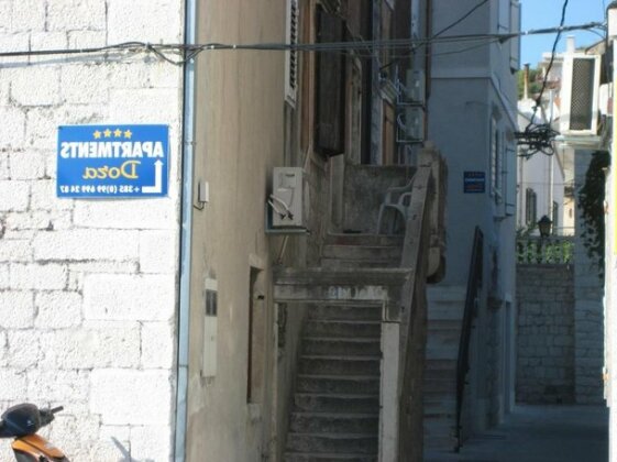 Apartments Dora Trogir - Photo2