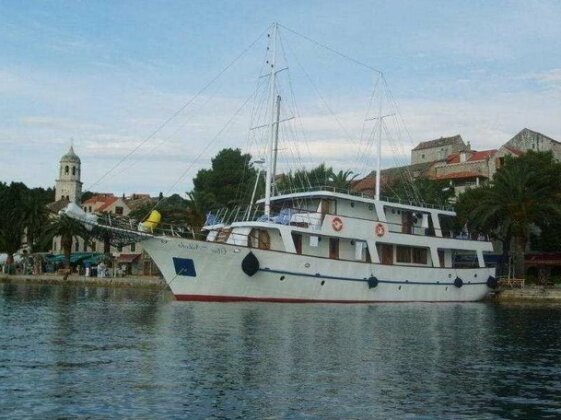 Cruise from Trogir on M/S Otac Nikola