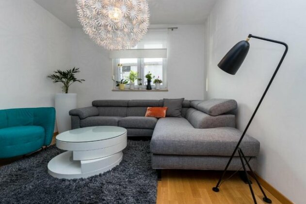 Lala's City Apartment - Photo5