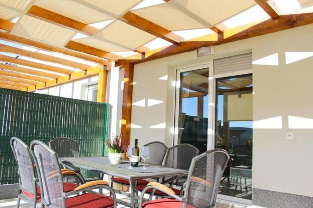 Luxury apartment with private pool - Photo2