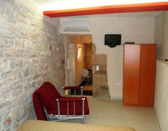 Studio Apartments Emotha - Photo4