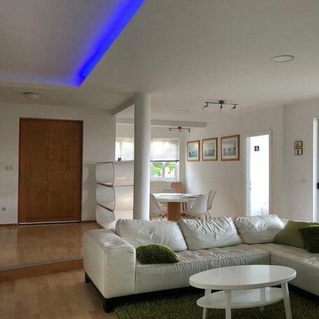 Lux Apartment Tucepi - Photo2