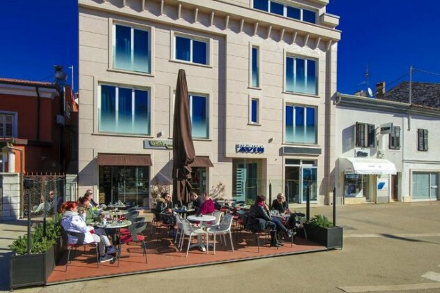 Apartments Riva-Interauto
