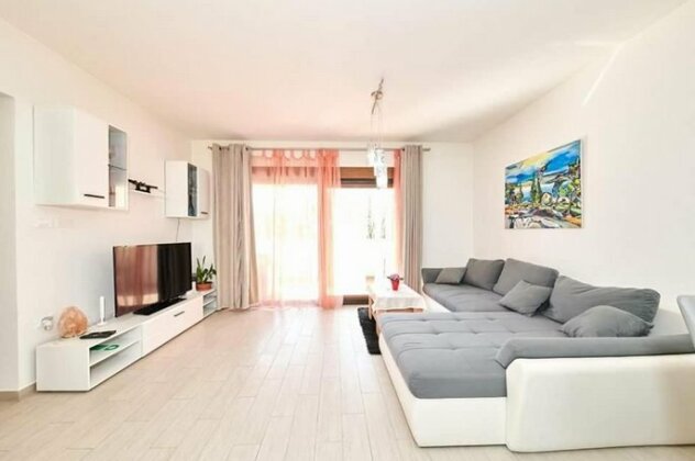 Holiday Home Laura Umag - Photo2
