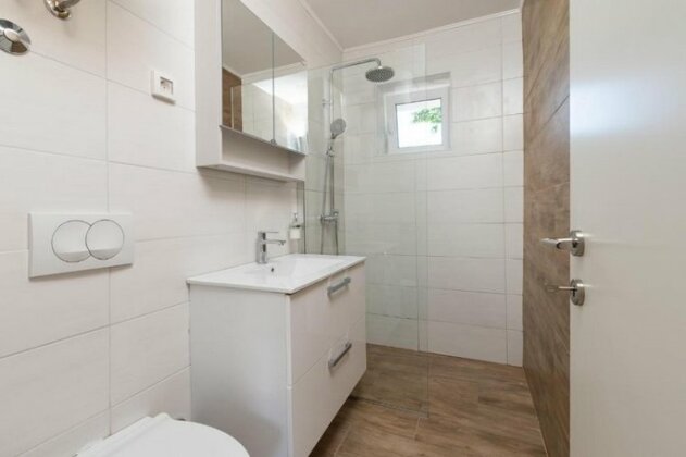 VIKTORIJA house with apartment - Photo4