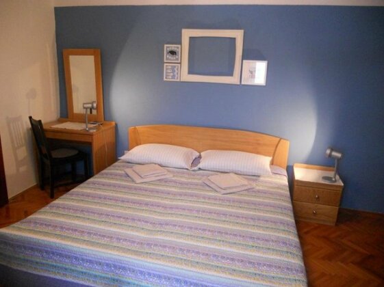 Apartments & Rooms Dinko - Photo3