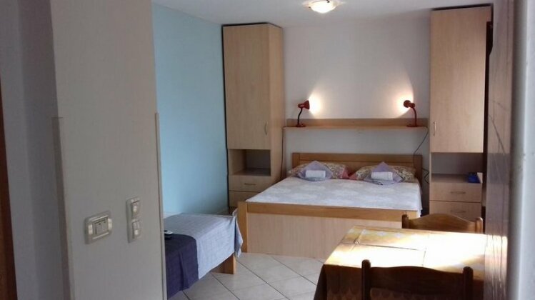 Apartments & Rooms Dinko - Photo5