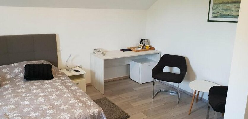 KE-TO Zagreb Airport Rooms - Photo2