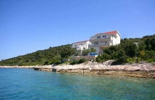 Apartments Loncar Vinisce - Photo2