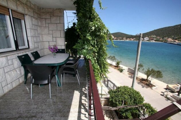 Apartments Mar Vinisce - Photo2