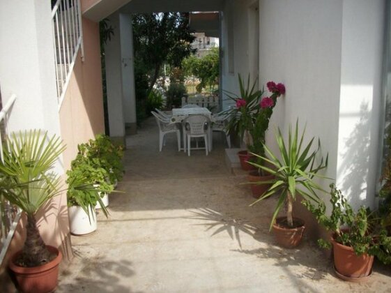 Apartments Slaven Vinisce - Photo2