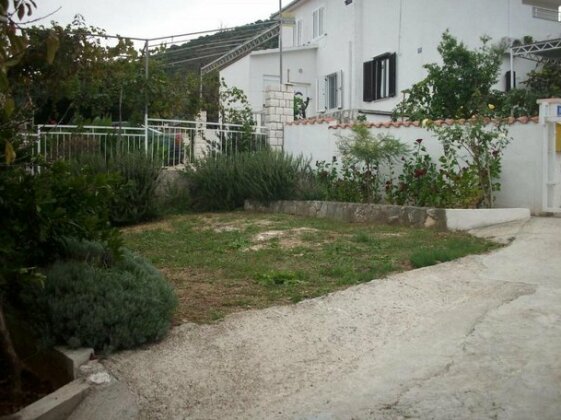 Apartments Slaven Vinisce - Photo3