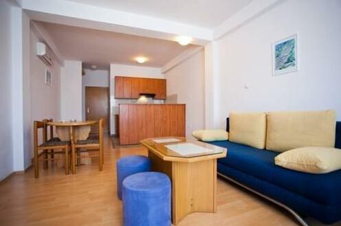 Apartments Alen Vis - Photo2