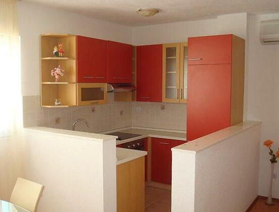 Apartments and Rooms Dis - Photo4