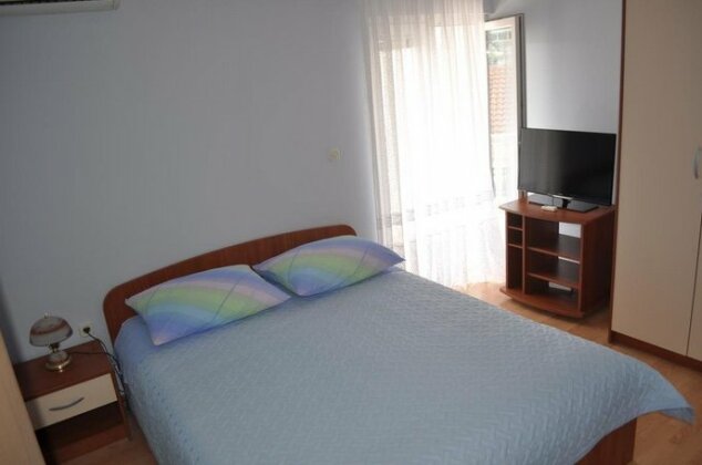 Apartments Zora Vis - Photo4