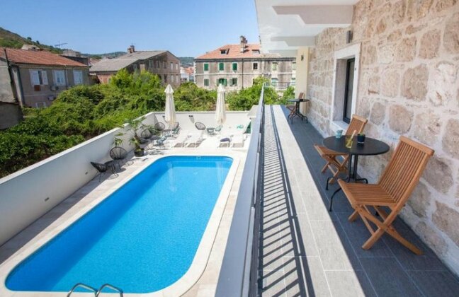 Bella Vista Suites - Photo2
