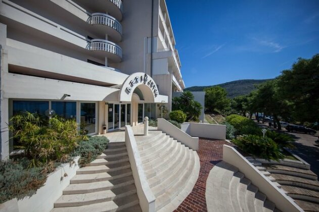 Hotel Issa