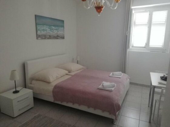 Studio apartments Ana & Mia - Photo3