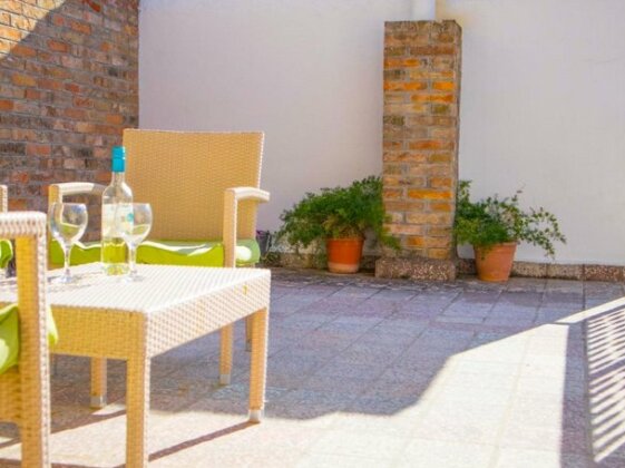 Terrace Apartment With Patio - Photo4