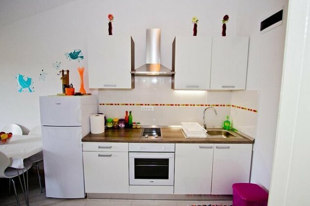 Apartment Yellow Story - Photo3