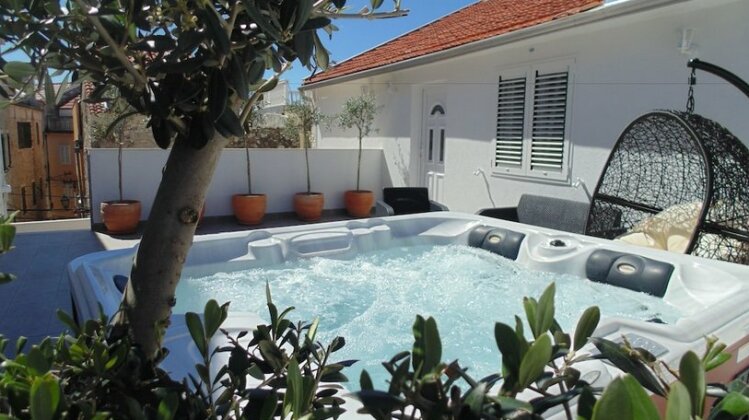 Downtown Luxury Suites Vodice - Photo2