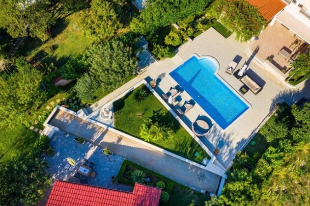 Navis Luxury Villa - Photo3