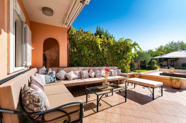 Navis Luxury Villa - Photo4
