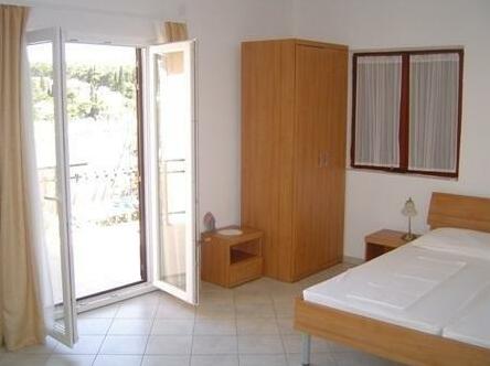 Apartments Dora Vrboska - Photo3