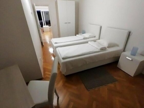 Goran 2 - Photo3