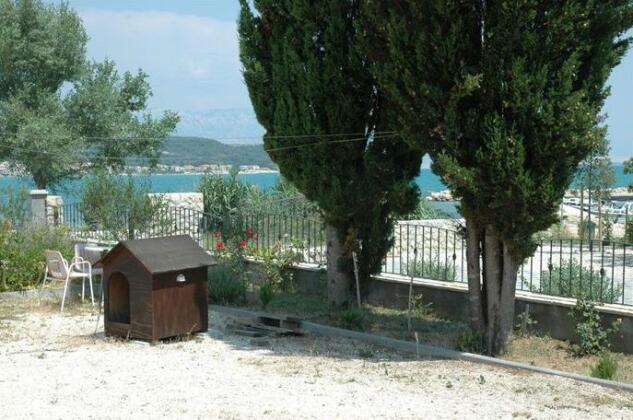 Cozy Summer House On Sand Beach - Photo4