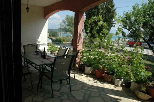 Cozy Summer House On Sand Beach - Photo5